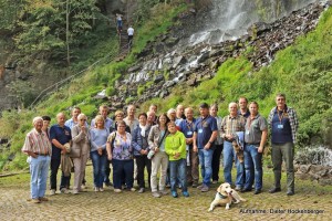 Bild von der VZE-IG-Tagung 2016. Bild zeigt die Teilnehmer der Tagung vor dem Trusetaler Wasserfall.